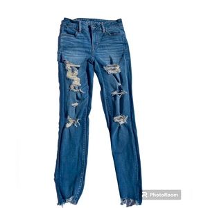 size 2 short distressed skinny jeans, American Eagle, good condition